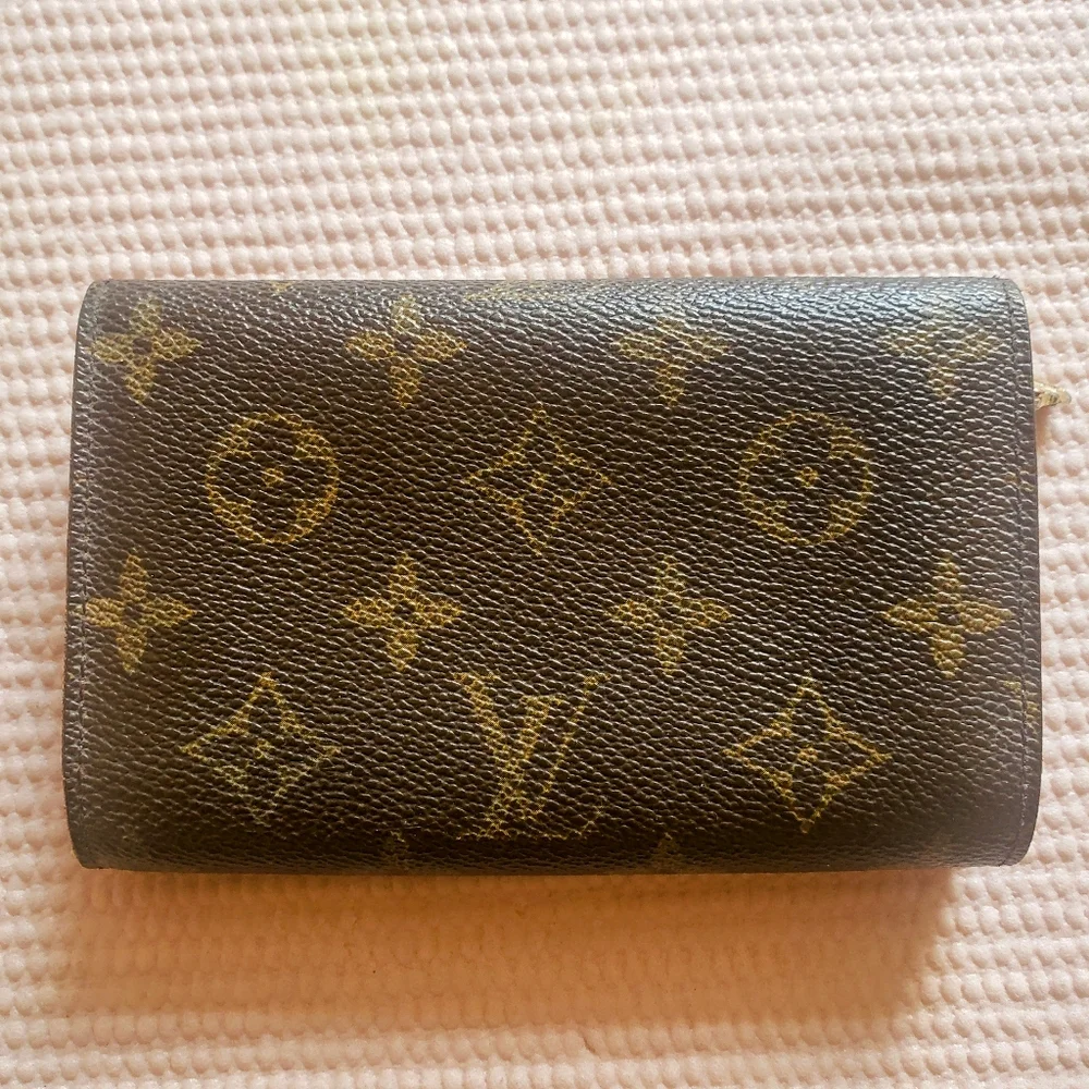 Louis Vuitton Monogram Bifold Wallet with COA - Picture 2 of 16